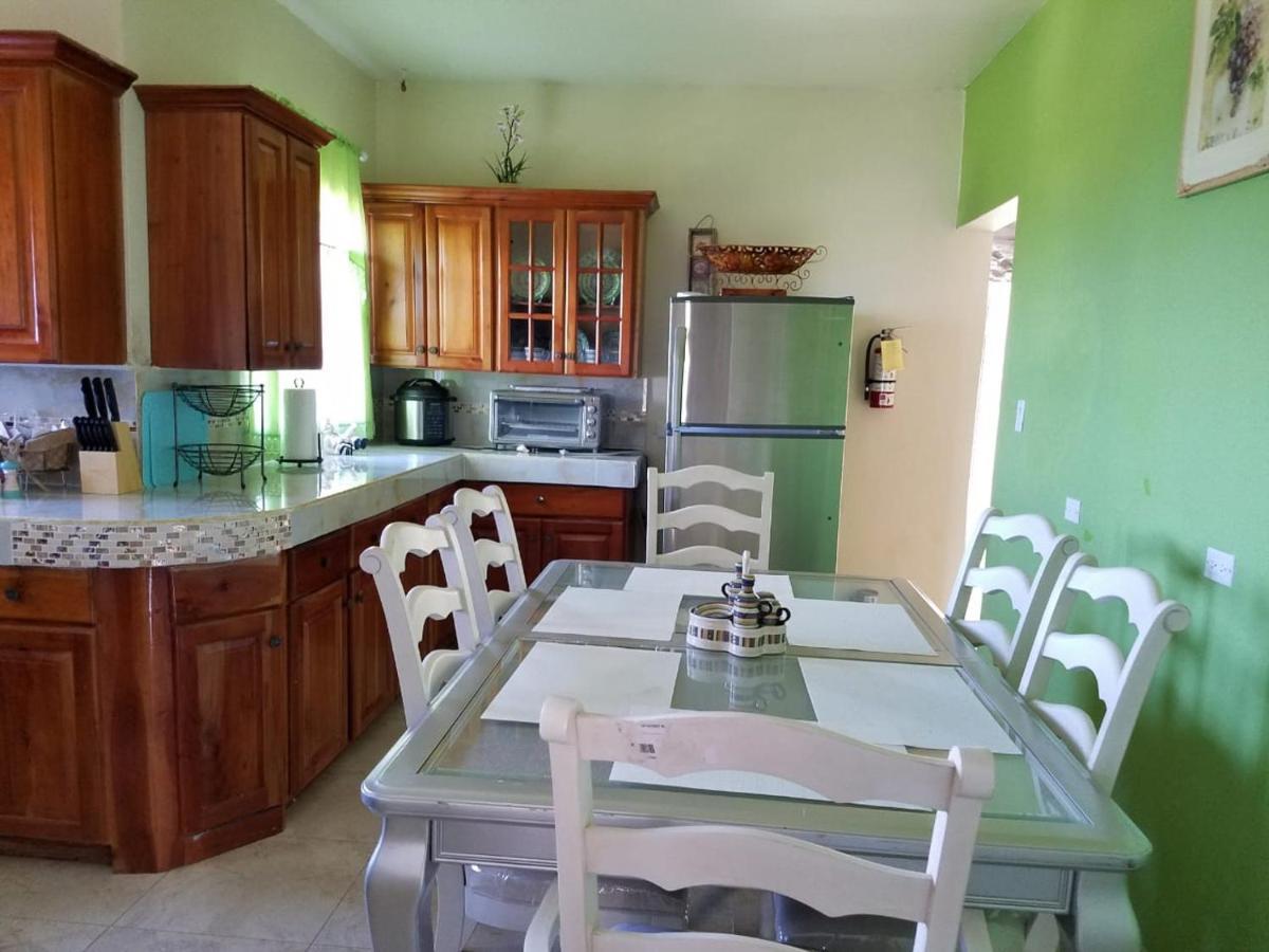 Bella Vista Vacation Apartment Montego Bay Exterior foto
